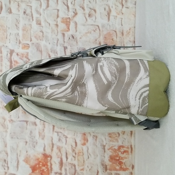 New Herschel Supply Co. Little America Backpack - Picture 6 of 13